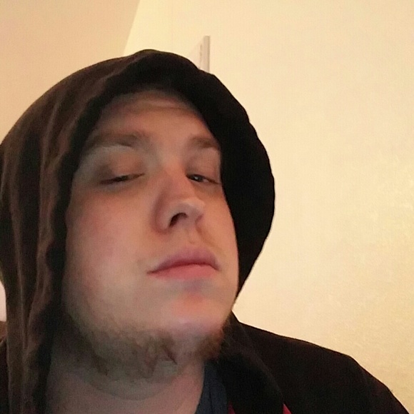 Profile Picture of Kevin Kropp (@daddykropp) on Poshmark