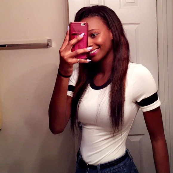 Profile Picture of Alexis Bomar (@itssalexis__) on Poshmark