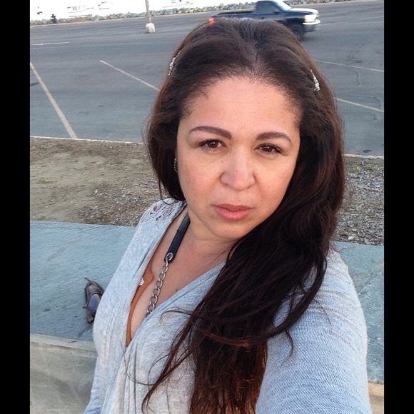 Profile Picture of Dion Almanzar (@dion_alma) on Poshmark