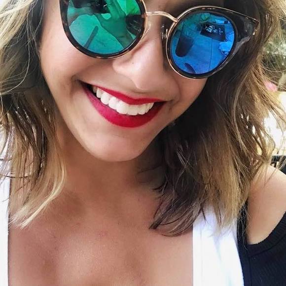 Profile Picture of Jennifer Youmazzo (@jenyouma) on Poshmark