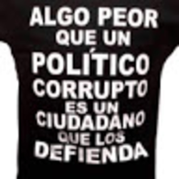 Profile Picture of Luz Santana (@luzesanpr) on Poshmark