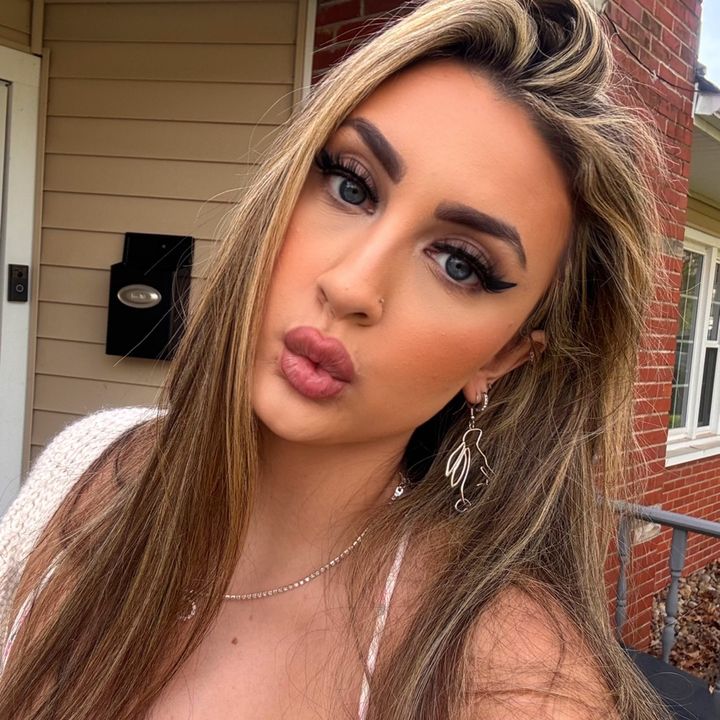 Profile Picture of   Summer Trout (@summertrout)... (@summertrout) on Tiktok