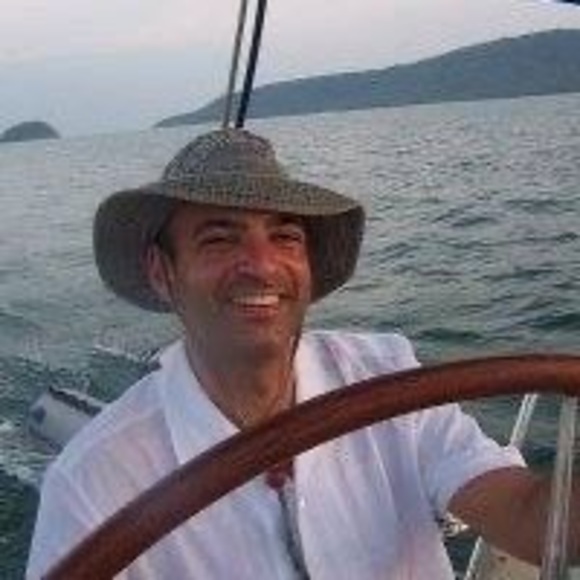 Profile Picture of Daniel Rosenthal (@danielrosent778) on Poshmark