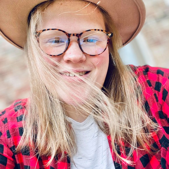 Profile Picture of Morgan Fathergill (@mo_town15) on Poshmark