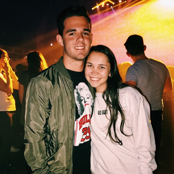 Profile Picture of Michael Oneil (@moneil33) on Poshmark