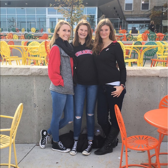 Profile Picture of Sherri Hoyman (@shoyman) on Poshmark