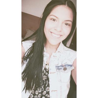 Profile Picture of Oksana Jimenez (@oksanaJasmin) on Twitter