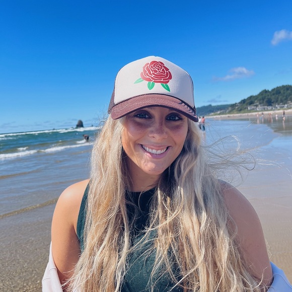 Profile Picture of Kendall Curtis (@kendallcurtis10) on Poshmark