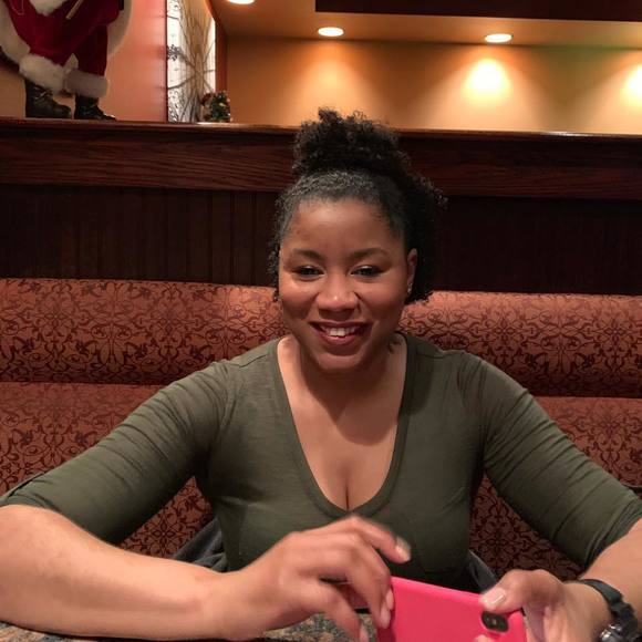 Profile Picture of Demetria Hays (@dehays) on Poshmark