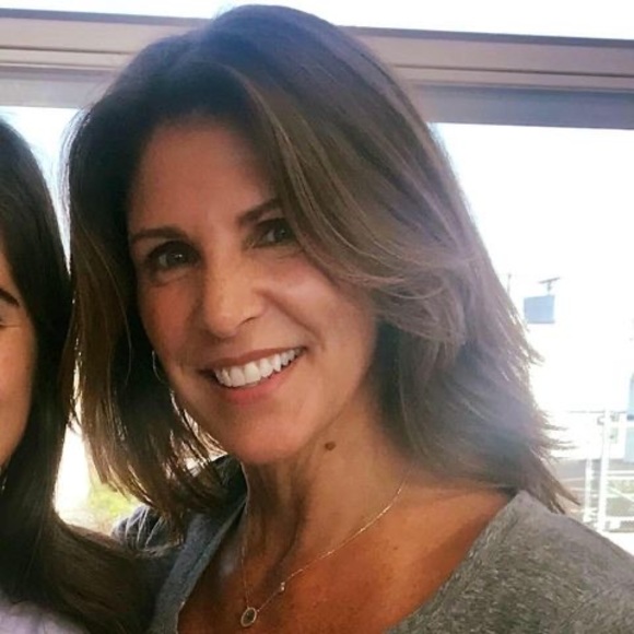 Profile Picture of Ann Sullivan mancinotti (@asmancinotti) on Poshmark