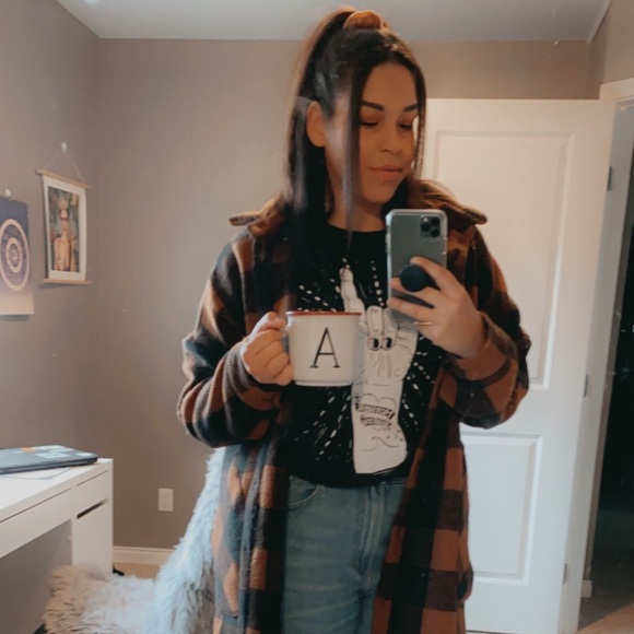 Profile Picture of Ashley Harrill (@ashley_harrill) on Poshmark