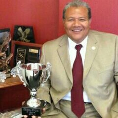 Profile Picture of Edward Reyna (@0edbbd20b39b474) on Twitter