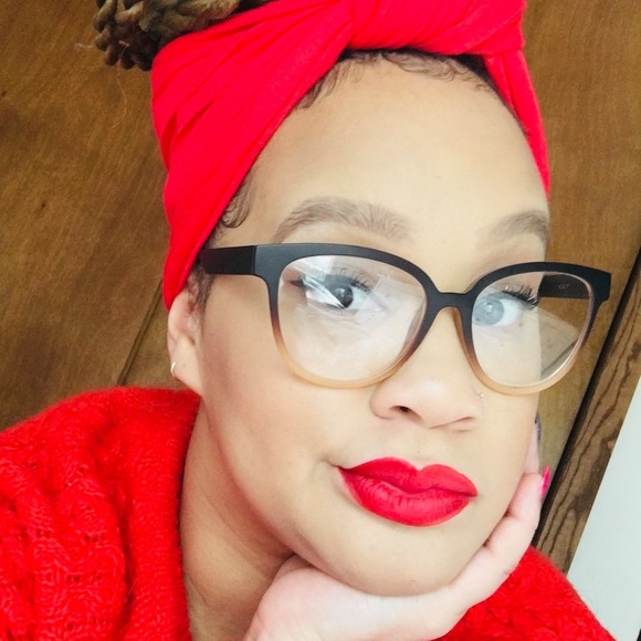 Profile Picture of Jennifer lee Hooten (@jlhooten) on Poshmark