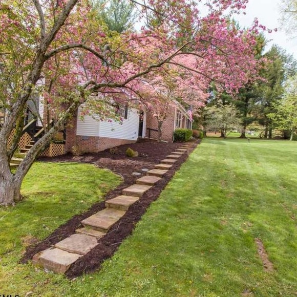 Profile Picture of Tommy Weidman (@tweidman575) on Poshmark