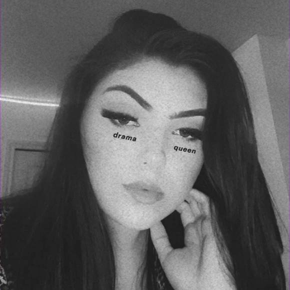 Profile Picture of Amariah Jozefiak (@ajozefiak) on Poshmark