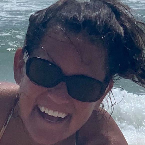 Profile Picture of Ronda Yates (@ronyat5) on Poshmark