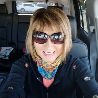 Profile Picture of Tina Appel (@appeltin) on Twitter