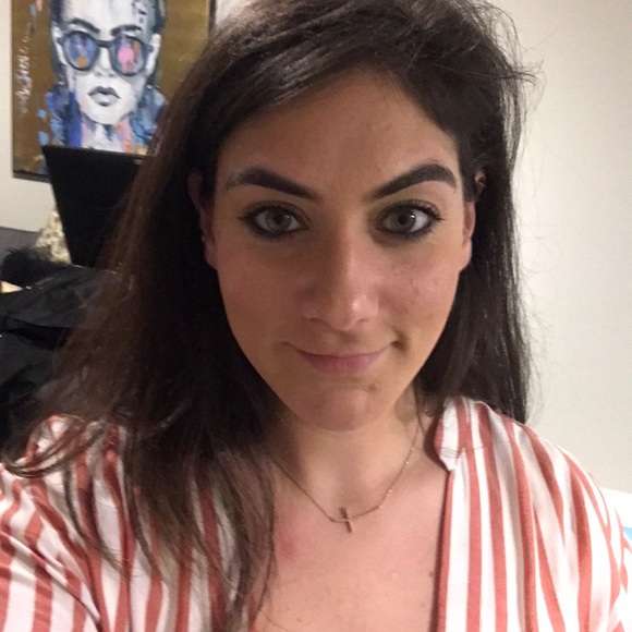 Profile Picture of Rita Deeba (@rdeeba) on Poshmark