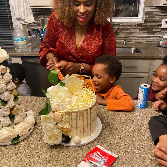 Profile Picture of Mariama Cisse (@mariamacisse) on Poshmark