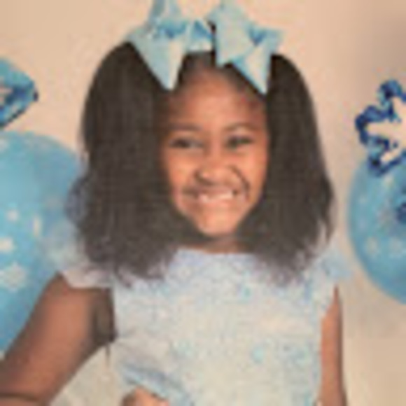 Profile Picture of Makayla Bevard (@ayanavaughns948) on Poshmark