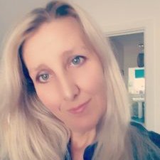 Profile Picture of Caroline Manningham (@caggsyr) on Twitter