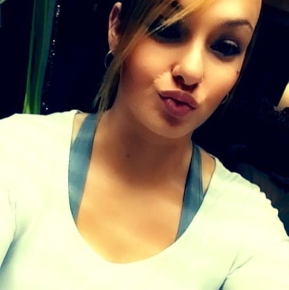 Profile Picture of Windizzle Nukka (@windizzlenukka) on Poshmark