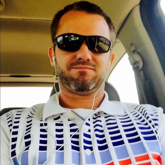 Profile Picture of Daniel Mouton (@dmouton79) on Poshmark