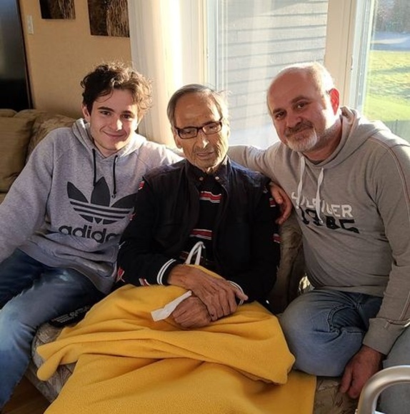 Profile Picture of Can Ayaz (@cayaz1) on Poshmark