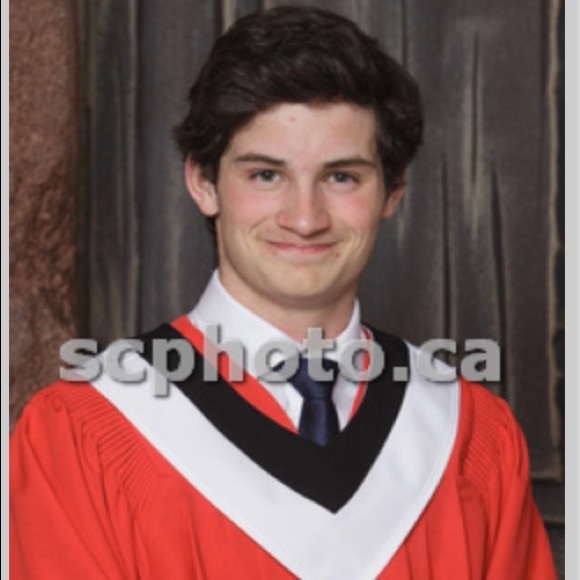 Profile Picture of Evan Gauthier (@evangauthier) on Poshmark