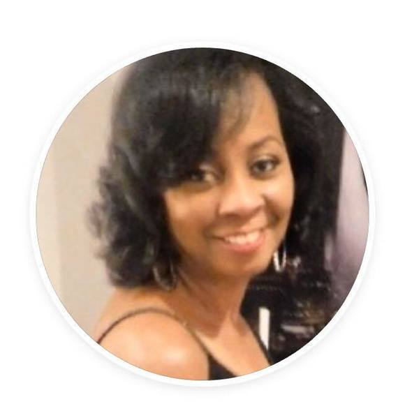 Profile Picture of Lawanda Brown (@lawandagilmore) on Poshmark