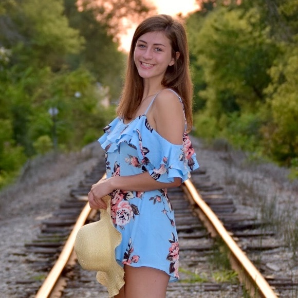 Profile Picture of Meghan Burri (@burrimeg) on Poshmark