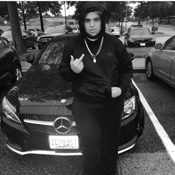 Profile Picture of Luis Cedillo (@luisgffg) on Poshmark