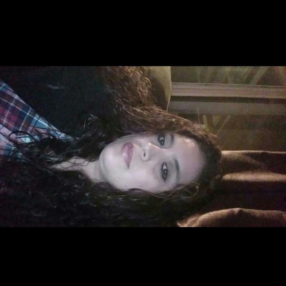 Profile Picture of Leonor Murillo (@leomurillo51) on Poshmark
