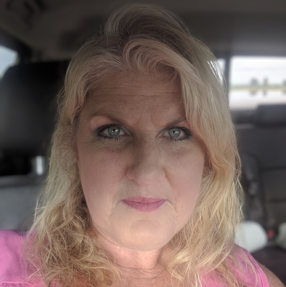 Profile Picture of Jami Crouch (@jamilyn102832) on Poshmark