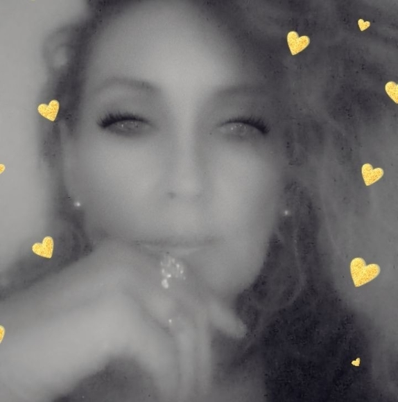 Profile Picture of Nancy Foreman (@rebalchic_81) on Poshmark