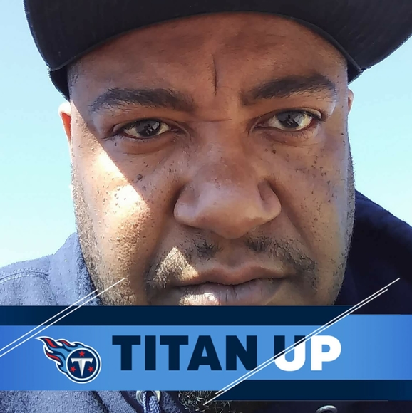 Profile Picture of Darryl Brown (@darrylbrown503) on Poshmark