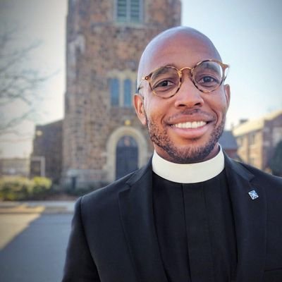 Profile Picture of Vicar In The North (@word_made_FRESH) on Twitter