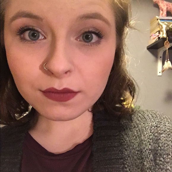 Delaney Senderak - Poshmark Profile Picture of Delaney Senderak (@dsenderak) on Poshmark