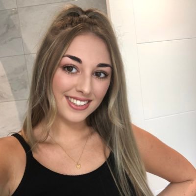 Profile Picture of Alice (@alicemoore32) on Twitter