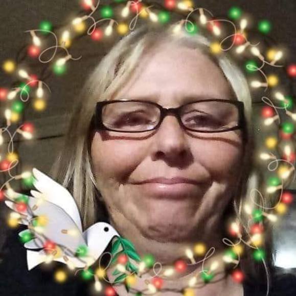 Profile Picture of Hazel Bates (@hazelbates) on Poshmark