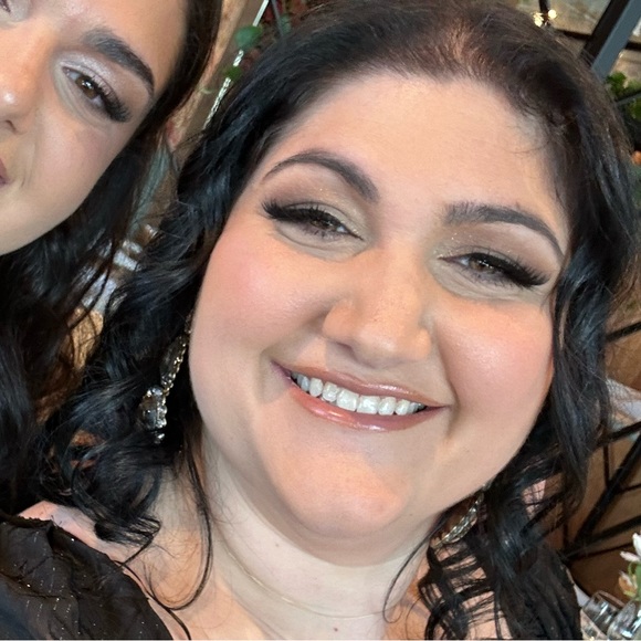Profile Picture of Amanda Palmieri (@amandapalm88) on Poshmark