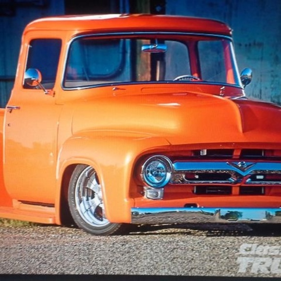 Profile Picture of Dave Martinez (@davemartinez534) on Poshmark