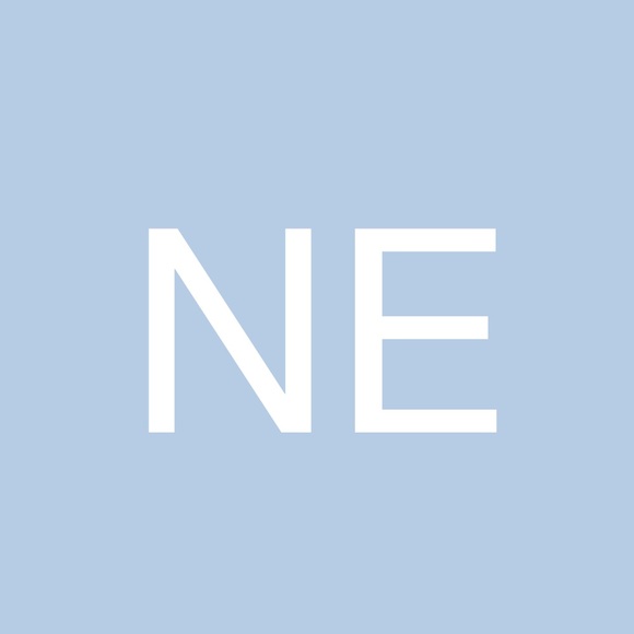 Profile Picture of Nettie Emslie (@emslienettie) on Poshmark