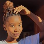 Profile Picture of 🦋Asanda🦋 (@daily.glitzz) on Instagram
