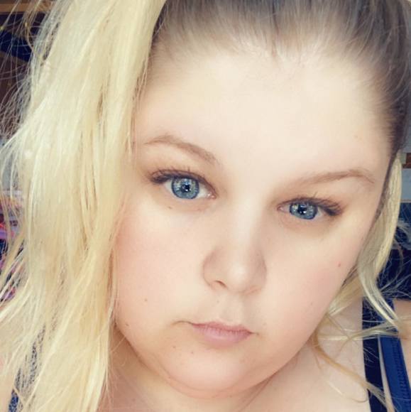 Profile Picture of Amanda Horkey (@mandalee19) on Poshmark