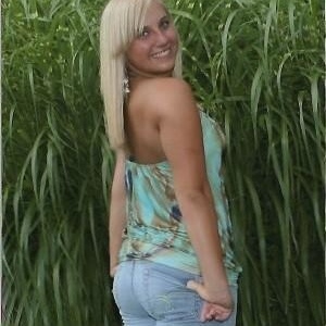 Profile Picture of Diana Butash (@xdee2boox) on Myspace
