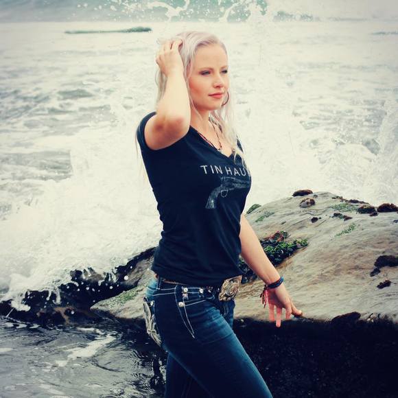 Profile Picture of Kelly Arbogast (@cowbell5280) on Poshmark