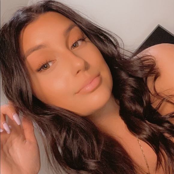 Profile Picture of Jen Wislocki (@jenxwislocki) on Poshmark