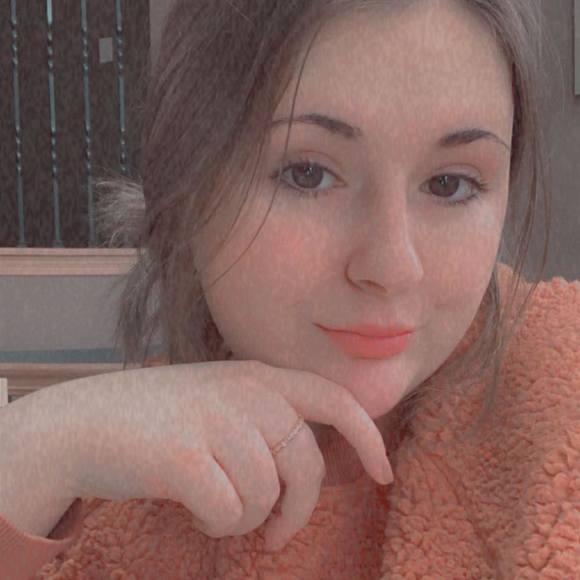 Profile Picture of Megan Lauritzen (@meganlauritzen) on Poshmark