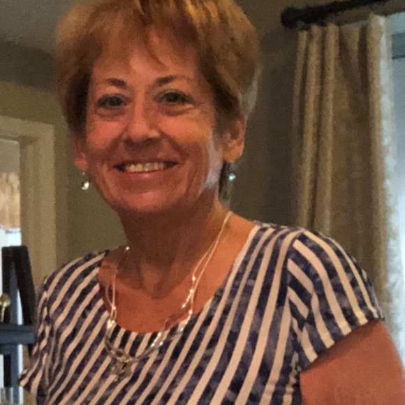 Profile Picture of Paula Ciotti (@paula819) on Poshmark